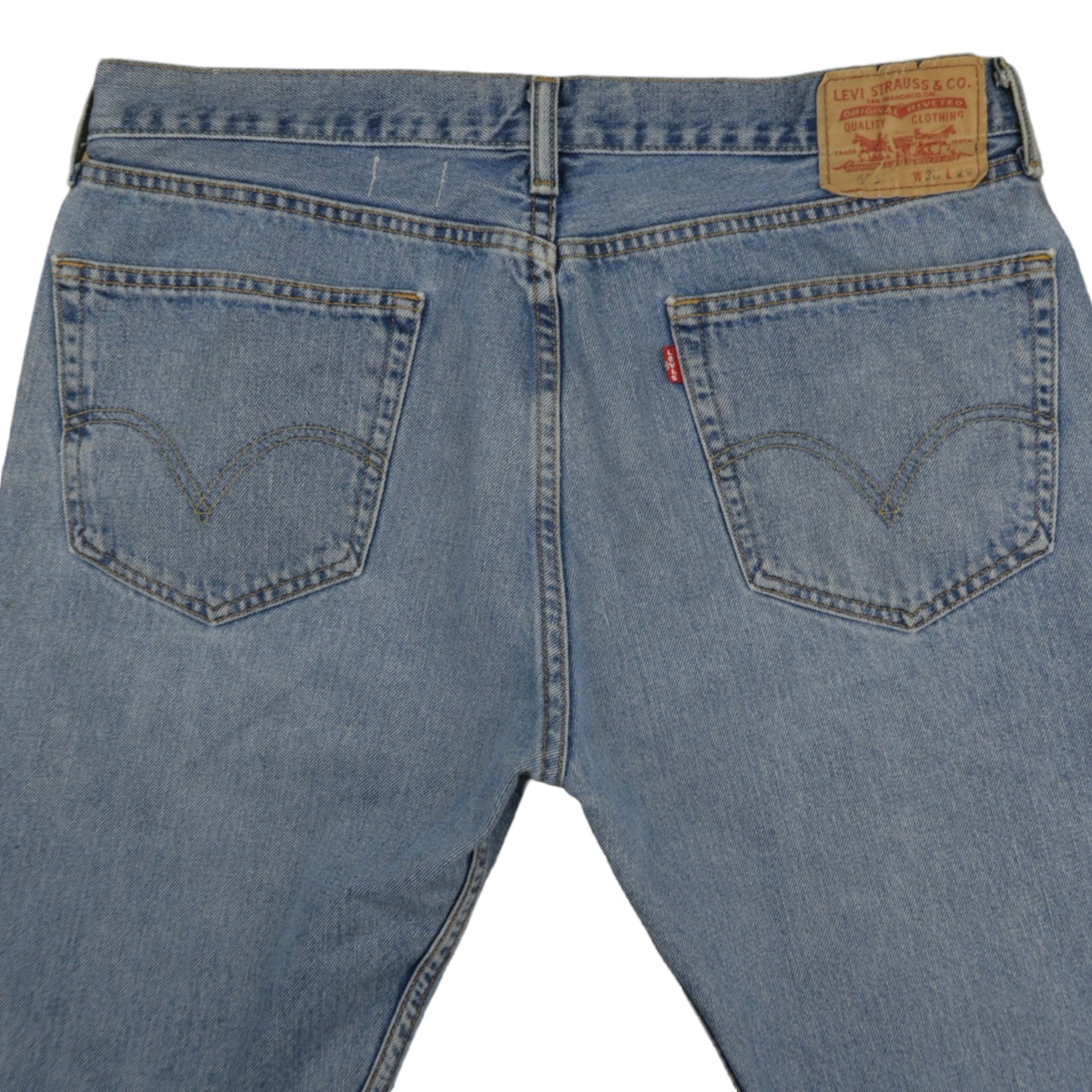 Vintage Levi’s Shorts • 38 mens / 36 wmns