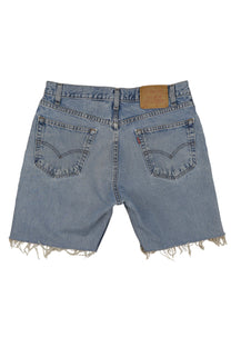 Vintage Levi’s Shorts • 33 mens / 31 wmns