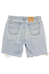 Vintage Levi’s Shorts • 34 mens / 32 wmns