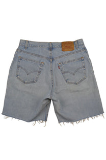 Vintage Levi’s Shorts • 33 mens / 31 wmns