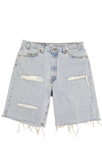 Vintage Levi’s Shorts • 36 mens / 34 wmns