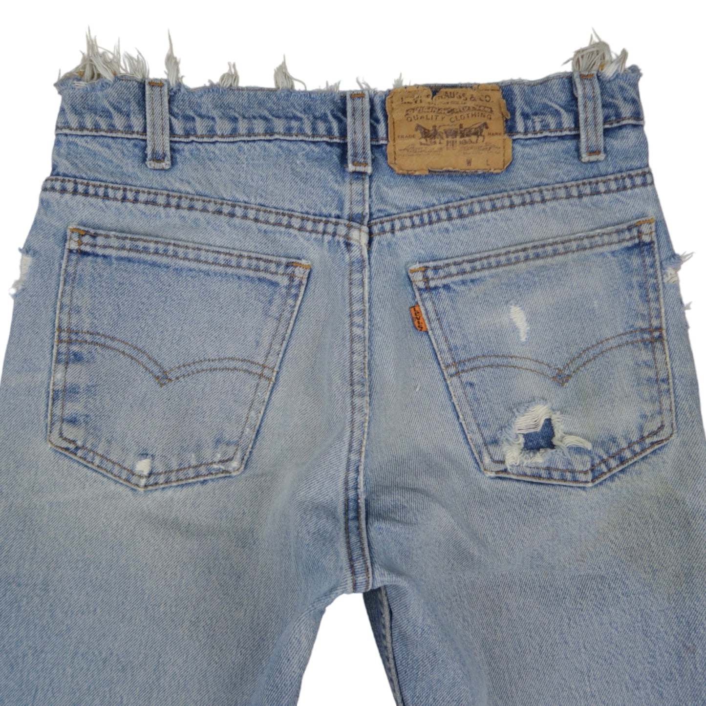 Vintage Levi’s Shorts • 26 wmns