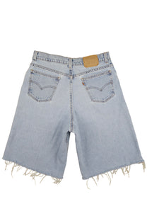 Vintage Levi’s Shorts • 29 mens / 27 wmns