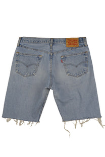 Vintage Levi’s Shorts • 33 mens / 31 wmns
