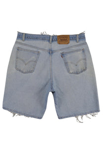 Vintage Levi’s Shorts • 36 mens / 34 wmns