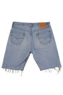 Vintage Levi’s Shorts • 33 mens / 31 wmns