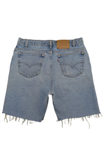 Vintage Levi’s Shorts • 34 mens / 32 wmns