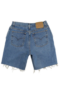 Vintage Levi’s Shorts • 30 mens / 28 wmns