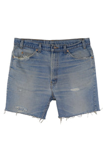 Vintage Levi’s Shorts • 38 mens / 36 wmns