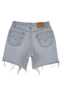 Vintage Levi’s Shorts • 32 mens / 30 wmns
