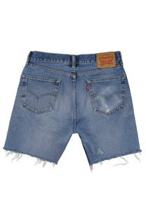 Vintage Levi’s Shorts • 32 mens / 30 wmns