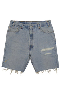 Vintage Levi’s Shorts • 34 mens / 32 wmns