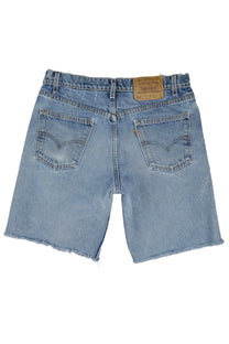 Vintage Levi’s Shorts • 32 mens / 30 wmns