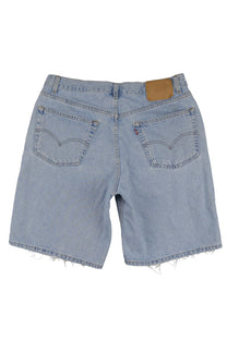 Vintage Levi’s Shorts • 36 mens / 34 wmns