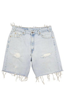 Vintage Levi’s Shorts • 33 mens / 31 wmns