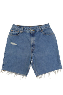 Vintage Levi’s Shorts • 30 mens / 28 wmns