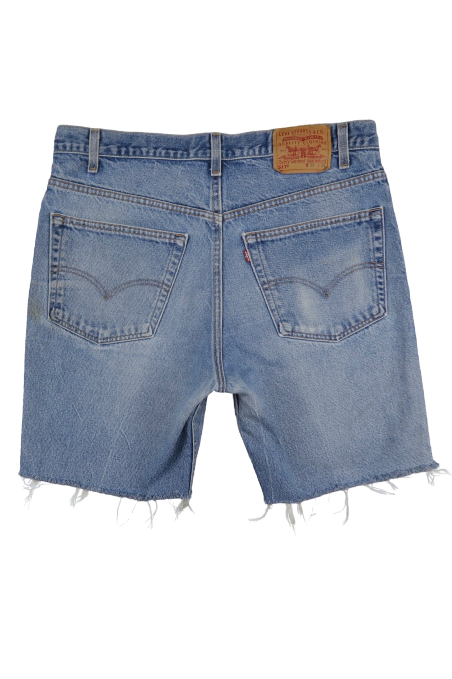 Vintage Levi’s Shorts • 38 mens / 36 wmns