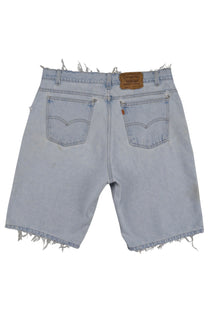 Vintage Levi’s Shorts • 36 mens / 34 wmns