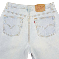 Vintage Levi’s Shorts • 32 mens / 30 wmns