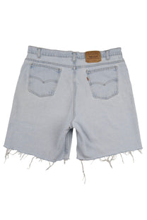 Vintage Levi’s Shorts • 40 mens / 38 wmns