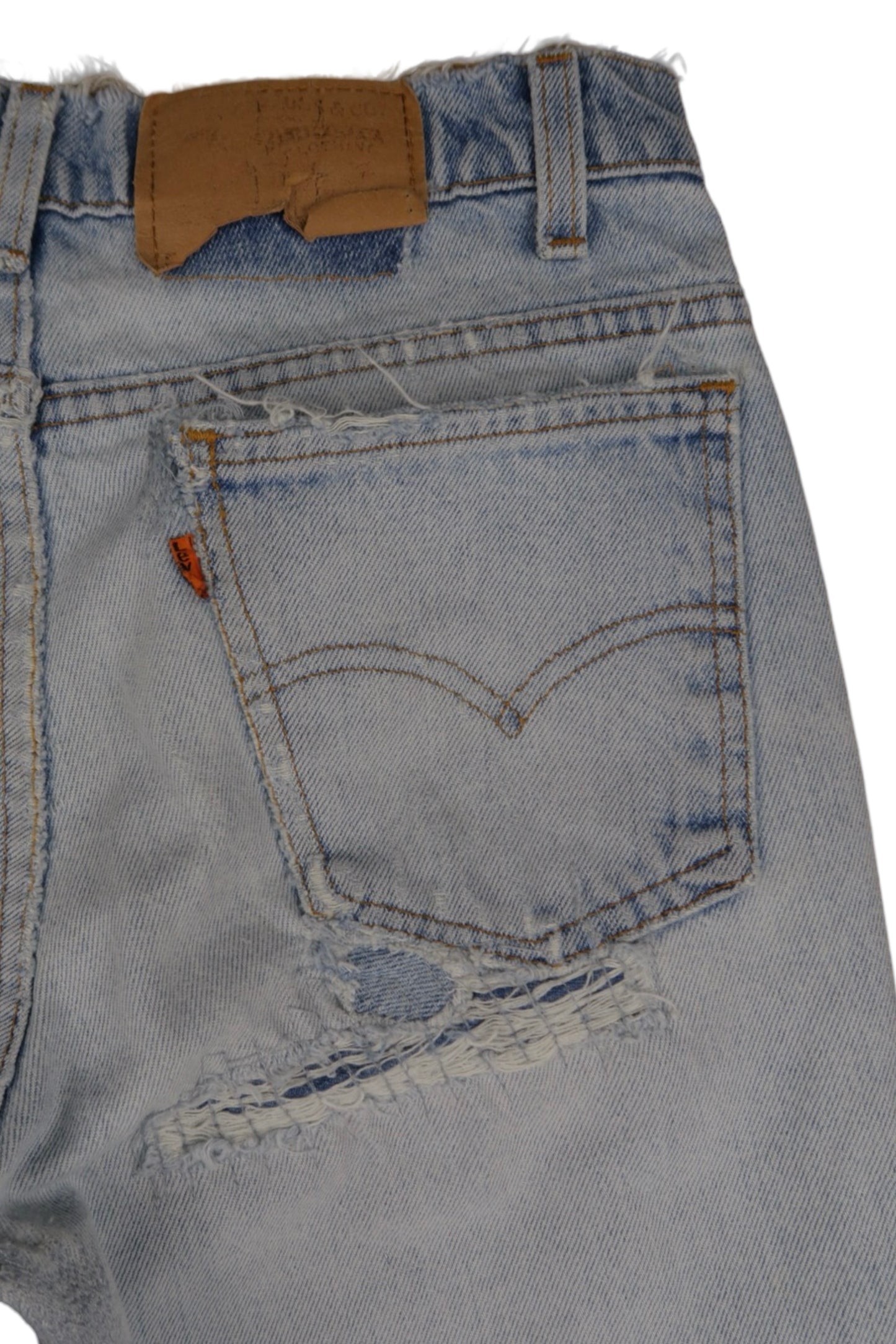 Vintage Levi’s • 30 mens / 28 wmns