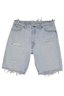 Vintage Levi’s Shorts • 36 mens / 34 wmns