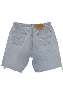 Vintage Levi’s Shorts • 32 mens / 30 wmns