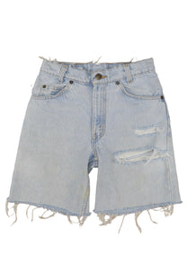 Vintage Levi’s Shorts • 24 wmns