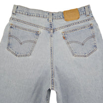Vintage Levi’s Shorts • 29 mens / 27 wmns