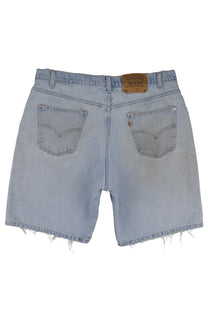 Vintage Levi’s Shorts • 36 mens / 34 wmns