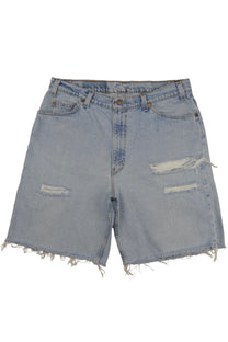 Vintage Levi’s Shorts • 36 mens / 34 wmns