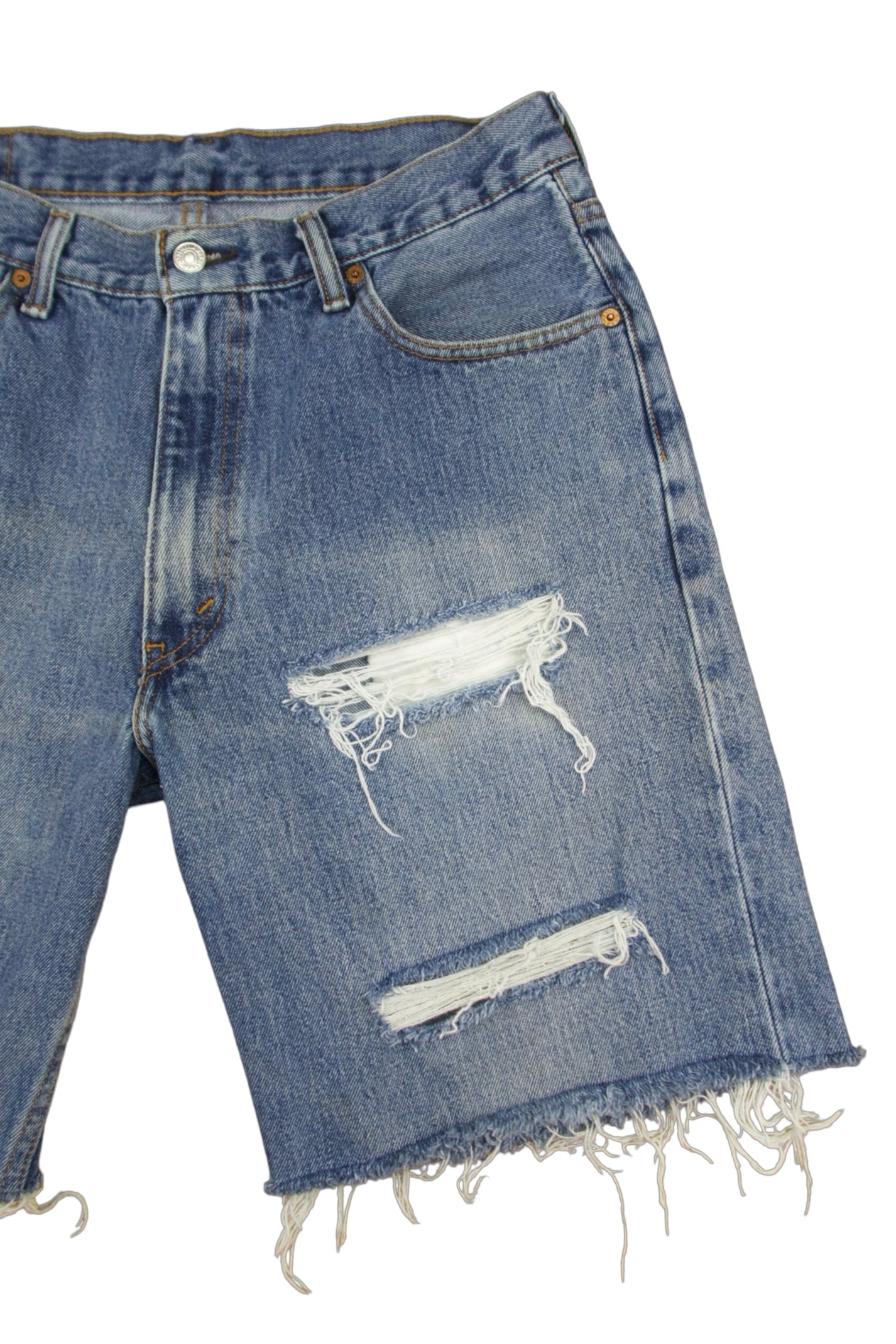 Vintage Levi’s Shorts • 32 mens / 30 wmns