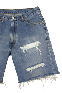 Vintage Levi’s Shorts • 32 mens / 30 wmns