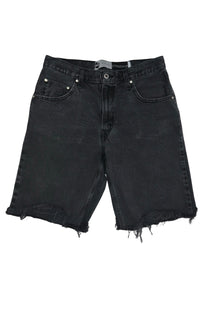 Vintage Levi’s Shorts • 32 mens / 30 wmns