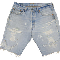 Vintage Levi’s Shorts • 32 mens / 30 wmns