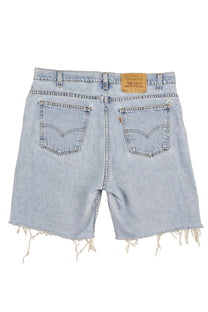 Vintage Levi’s Shorts • 36 mens / 34 wmns