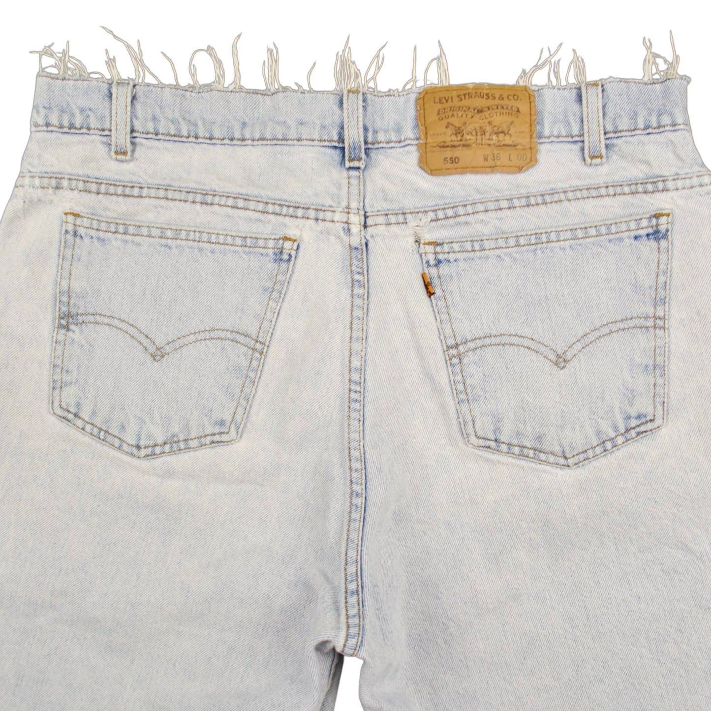 Vintage Levi’s Shorts • 34 mens / 32 wmns