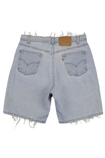 Vintage Levi’s Shorts • 33 mens / 31 wmns