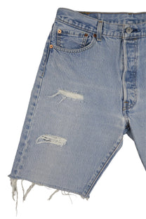 Vintage Levi’s Shorts • 33 mens / 31 wmns