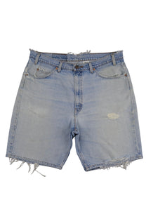 Vintage Levi’s Shorts • 36 mens / 34 wmns