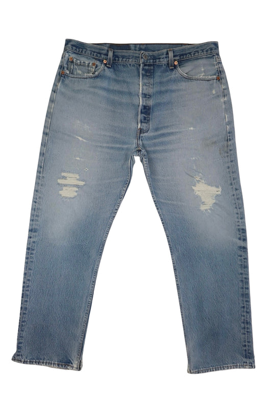 Vintage Levi’s • 38 mens / 36 wmns