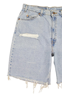 Vintage Levi’s Shorts • 36 mens / 34 wmns