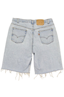 Vintage Levi’s Shorts • 36 mens / 34 wmns