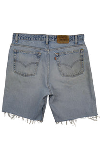 Vintage Levi’s Shorts • 34 mens / 32 wmns