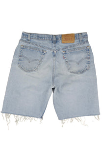 Vintage Levi’s Shorts • 33 mens / 31 wmns