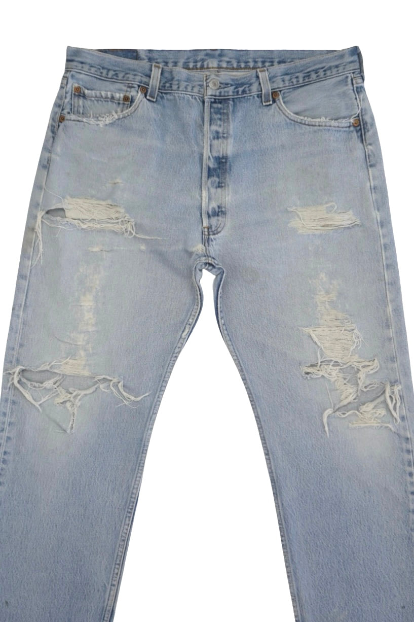 Vintage Levi’s • 36 mens / 34 wmns