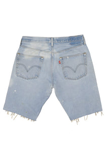 Vintage Levi’s Shorts • 32 mens / 30 wmns