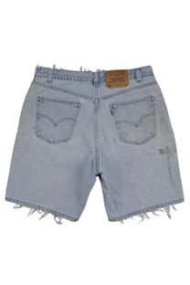 Vintage Levi’s Shorts • 33 mens / 31 wmns