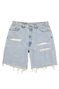 Vintage Levi’s Shorts • 36 mens / 34 wmns