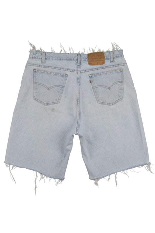 Vintage Levi’s Shorts • 36 mens / 34 wmns